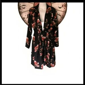 Masai size Large black floral print elasticized waist silky crush effect kimono